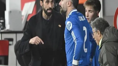 中国女队荣获速滑四大洲赛团体追逐赛冠军——新华网讯